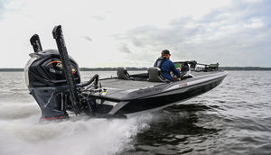 Bass-Boat / Außenborder 1