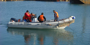 Taucherbasisboot
