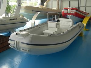 Außenborder-Schlauchboot 1