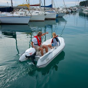 Außenborder-Schlauchboot 1