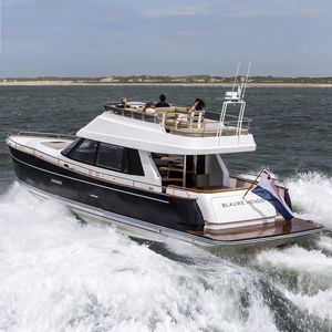 Motoryacht für Kreuzfahrten