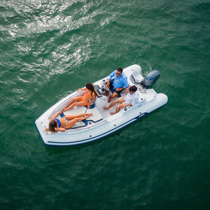 Außenborder-Schlauchboot 1