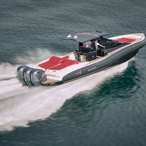 Stern-Drive-Schlauchboot / Außenbord / zweimotorig / dreimotorig