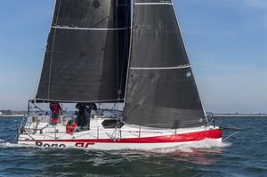 Segelboot für Fahrten- und Regattasegeln