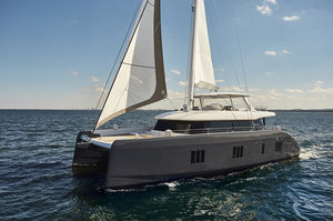 Segel-Yacht / Charter / mit offenem Heck / Flybridge / 5 Kabinen