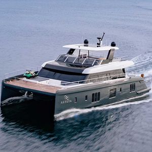 Motor-Katamarane Motoryacht