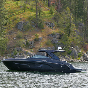 Express-Cruiser / Innenborder 1
