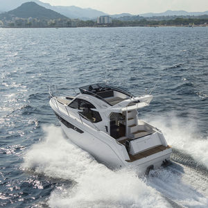 Express-Cruiser / Innenborder 1