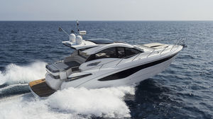 Express-Cruiser / Innenborder