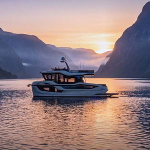 Express-Cruiser / Innenborder