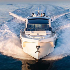 Motoryacht für Kreuzfahrten 1