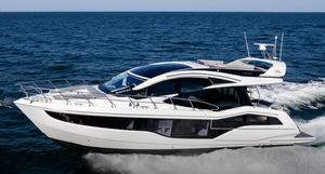 Motoryacht für Kreuzfahrten 1