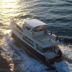 Motoryacht für Kreuzfahrten 1