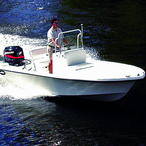 Außenborder-Konsolenboot 1
