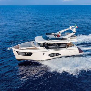 Express-Cruiser / Innenborder 1