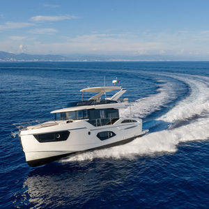 Express-Cruiser / Innenborder 1
