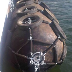 Fender für Schiff