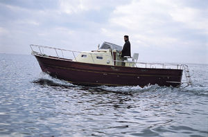 Innenborder-Konsolenboot