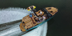 Deck-Boat / Innenborder