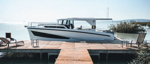 Express-Cruiser / Innenborder