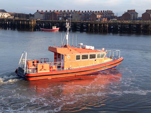 Taucherbasisboot Berufsschiff 1