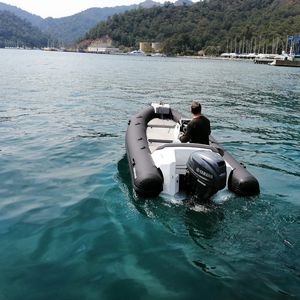 Außenborder-Schlauchboot