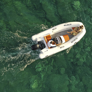 Außenborder-Schlauchboot