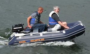 Außenborder-Schlauchboot 1