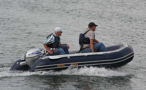 Außenborder-Schlauchboot 1