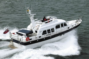 Express-Cruiser / Innenborder 1