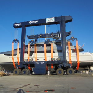ferngesteuerter Travellift 1