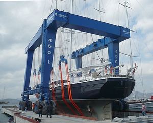 Travellift mit Allradlenkung 1