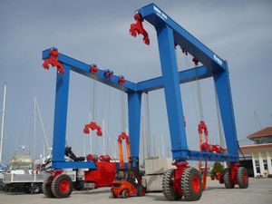 Travellift mit Allradlenkung 1
