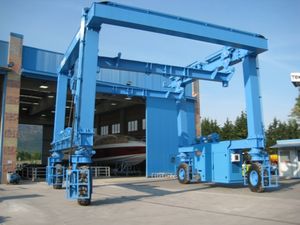 ferngesteuerter Travellift 1