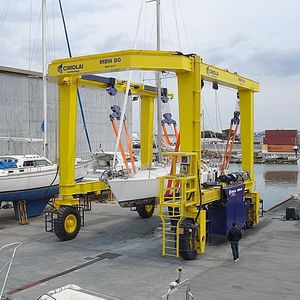 ferngesteuerter Travellift 1