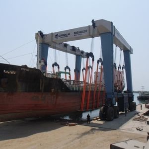 Travellift mit Allradlenkung 1