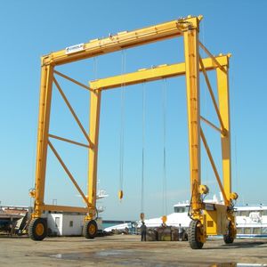 Travellift mit Allradlenkung 1
