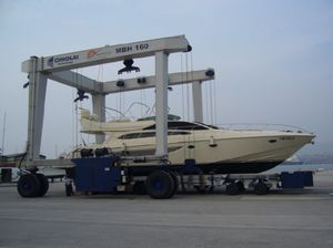 Travellift 1