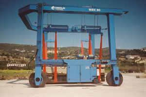 Travellift mit Allradlenkung 1