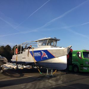 Taucherbasisboot