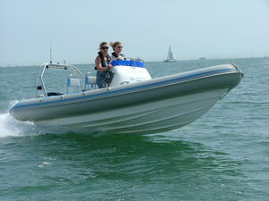 Außenborder-Schlauchboot 1