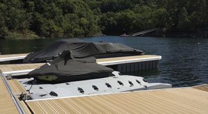Ponton zur Trockenlagerung von Jet-Skis