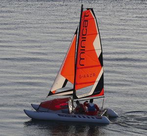 aufblasbarer Sportkatamaran