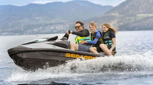 sitzender Jet-Ski