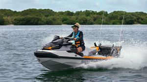 sitzender Jet-Ski