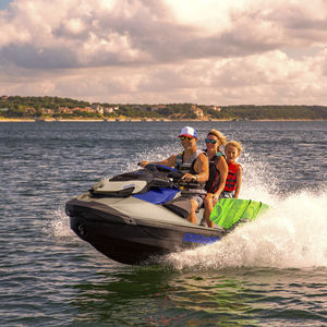 sitzender Jet-Ski 1