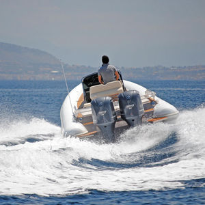 Außenborder-Schlauchboot