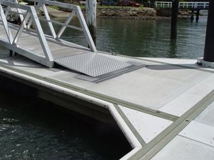 Steg-Bodenbelag / Beton