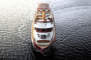 Klassisch-Motoryacht