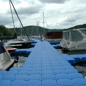 schwimmender Ponton